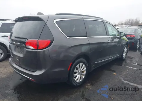 2017 Chrysler Pacifica Touring-L из США, поврежденный, VIN 2C4RC1BG8HR587435